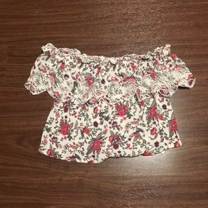 Cute off the shoulder crop top! Worn once!